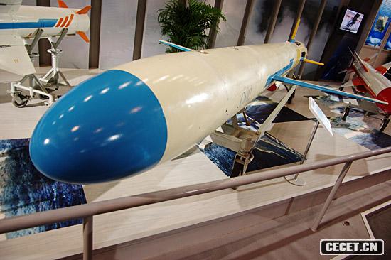 展廳中陳列的各型導彈