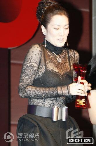 鞏俐穿透視裝亮相