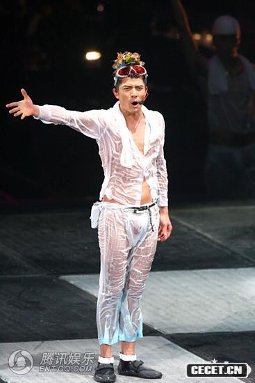 郭富城濕身演出