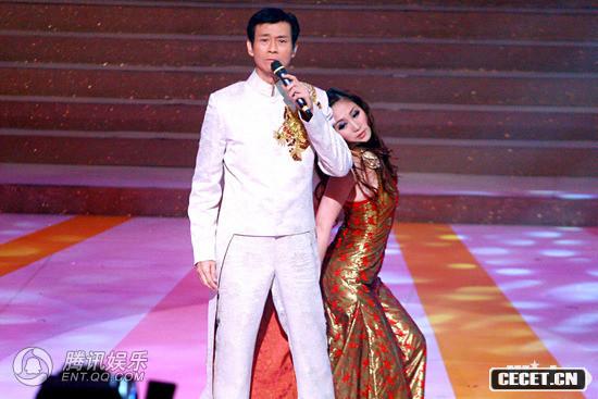 鄭少秋惹美女纏身