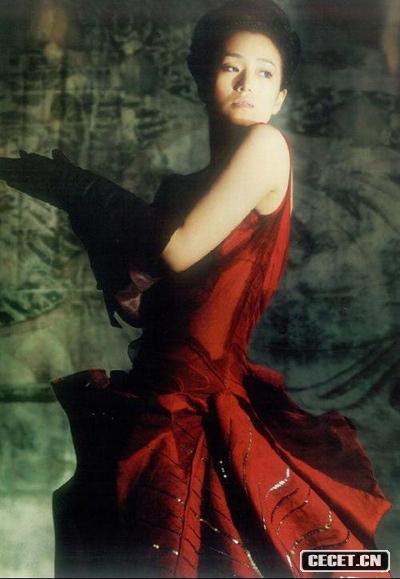 鞏俐新寫(xiě)真再惹眾怒