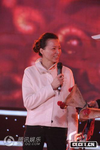 進(jìn)入狀態(tài)與搭檔練習現場(chǎng)調侃