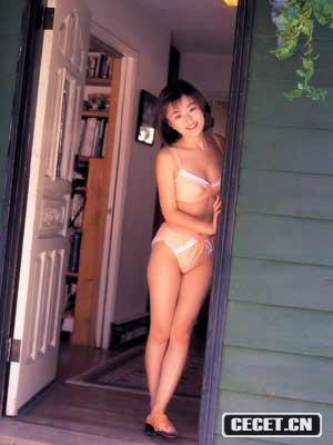 飯島愛(ài)早期性感家居照曝光