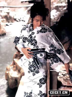 AV女王飯島愛(ài)優(yōu)雅生活照