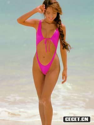 日本AV女王飯島愛(ài)生前艷照寫(xiě)真