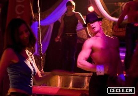 盡情玩樂(lè )的男女