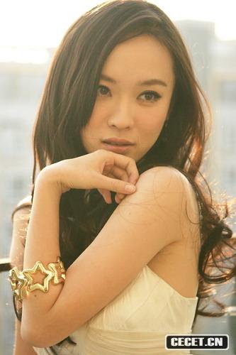 霍思燕暖陽(yáng)冬日迷離脫俗