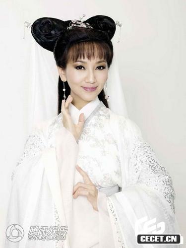 趙雅芝為某口服液代言拍攝宣傳照