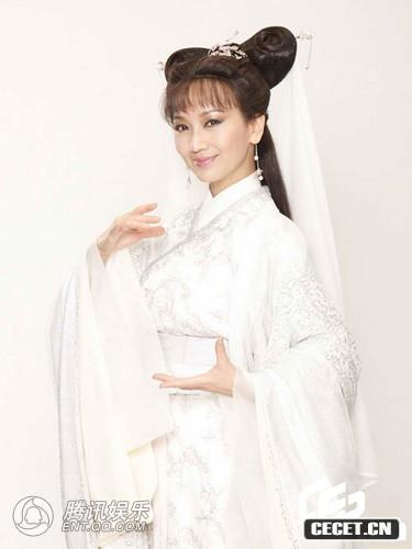 趙雅芝為某口服液代言拍攝宣傳照