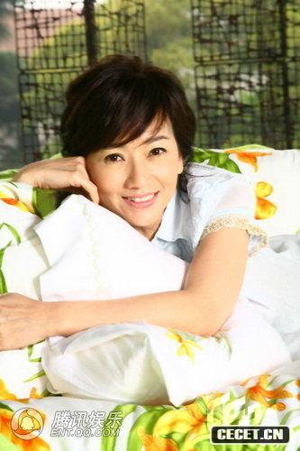 54歲趙雅芝寫(xiě)真照