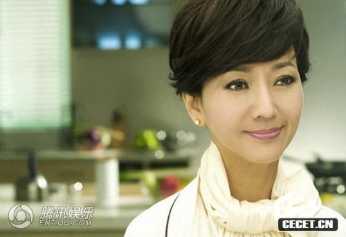 趙雅芝代言拍攝宣傳寫(xiě)真