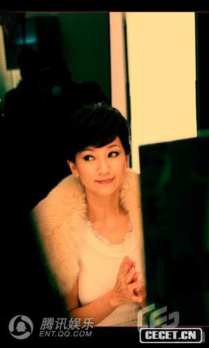 趙雅芝代言拍攝宣傳寫(xiě)真