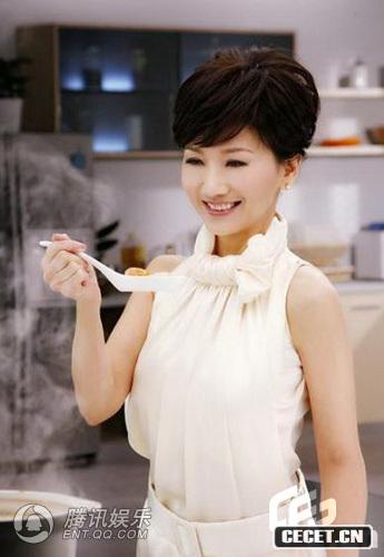 趙雅芝代言拍攝宣傳寫(xiě)真