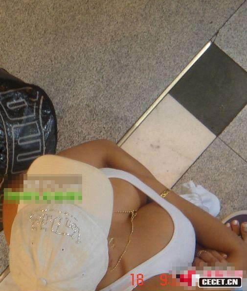 網(wǎng)友在高樓上抓拍到的波霸