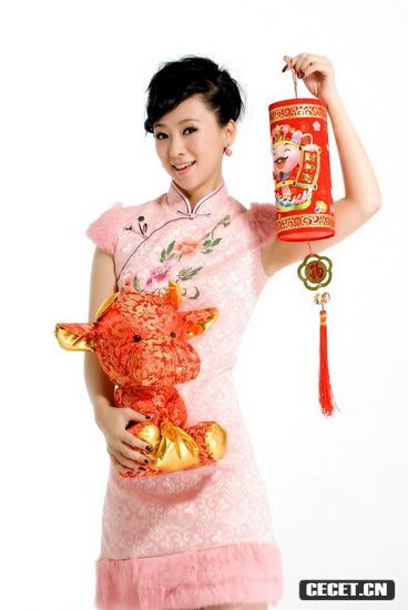 翁虹旗袍詮釋中國紅