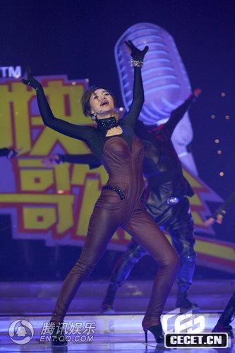 阿朵熱舞化身性感神偷