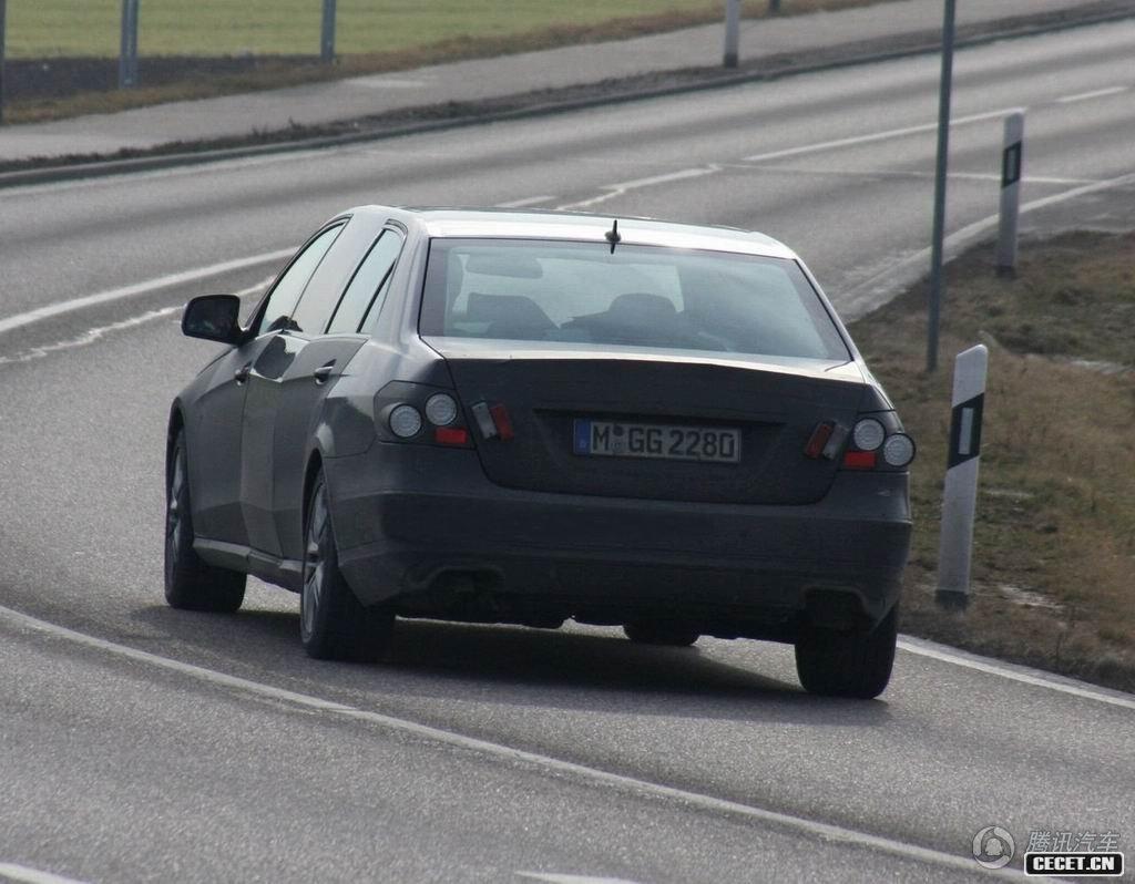 北京奔馳加長(cháng)版E級車(chē)