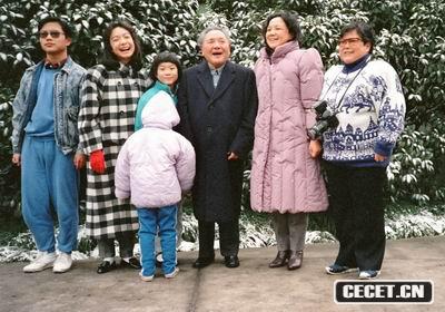 1990127Сƽͬ־Ϻסغͼ˺ӰСOӄeĲ^(gu)ȥô_(ki)ѴЦ