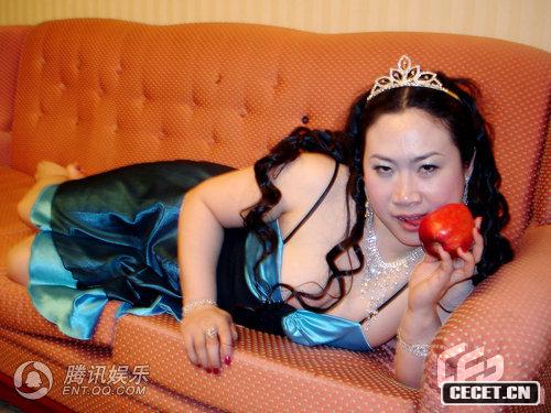 芙蓉姐姐在酒店大拍“浴照”