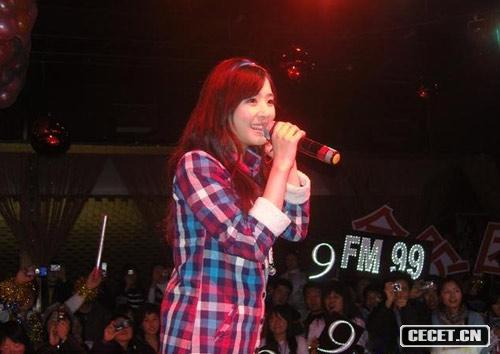 張含韻少女初熟扮性感