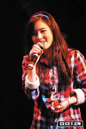 張含韻少女初熟扮性感