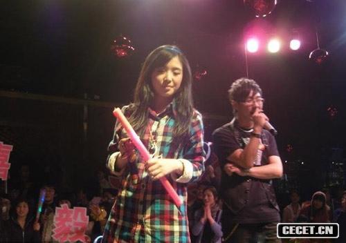 張含韻少女初熟扮性感