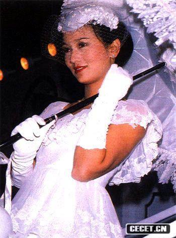 趙雅芝早年婚紗照曝光