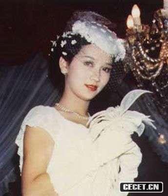 趙雅芝早年婚紗照曝光