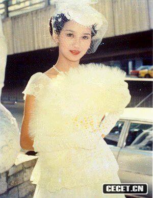 趙雅芝早年婚紗照曝光