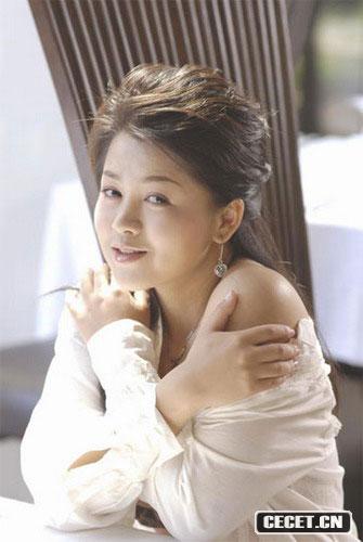 裸睡網(wǎng)絡(luò )紅人俞晴