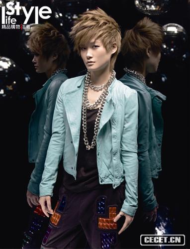 李宇春新造型艷光四射