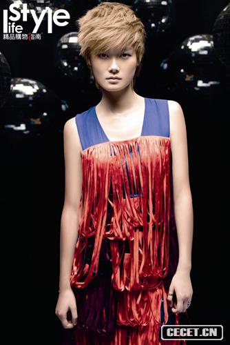 李宇春新造型艷光四射