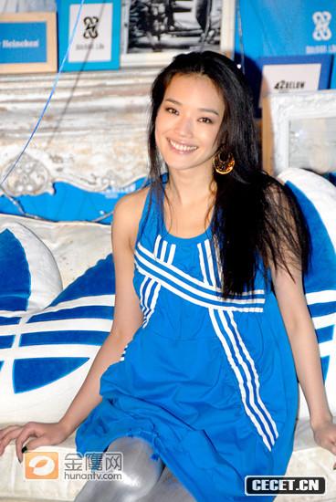 舒淇運動(dòng)造型顯俏皮