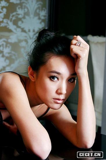 屈玥寫(xiě)真大蛻變