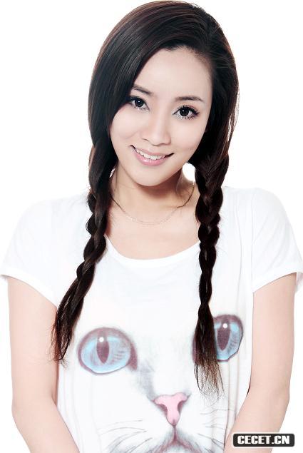 邵路雅甜美寫(xiě)真