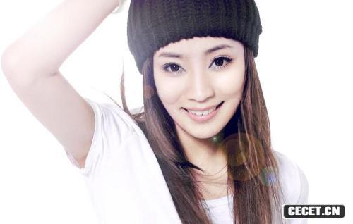 邵路雅甜美寫(xiě)真