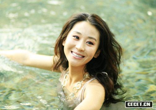 苗圃戲水拍攝寫(xiě)真