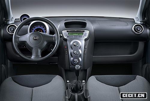 比亞迪F0時(shí)尚愛(ài)國版igo上市 3.69-5.39萬(wàn)