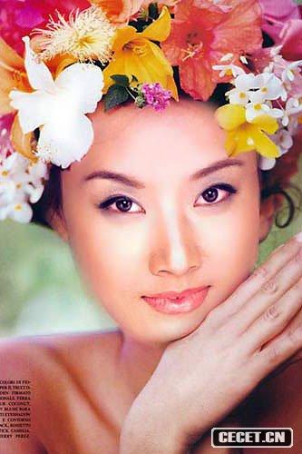 宋祖英早期清純寫(xiě)真