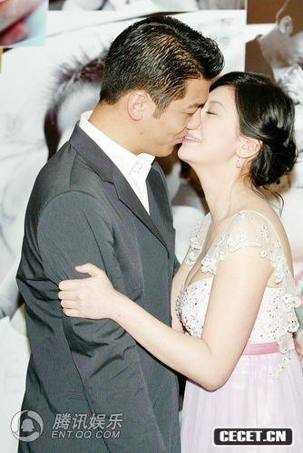 賈靜雯與老公甜蜜