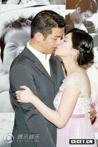 賈靜雯與老公甜蜜