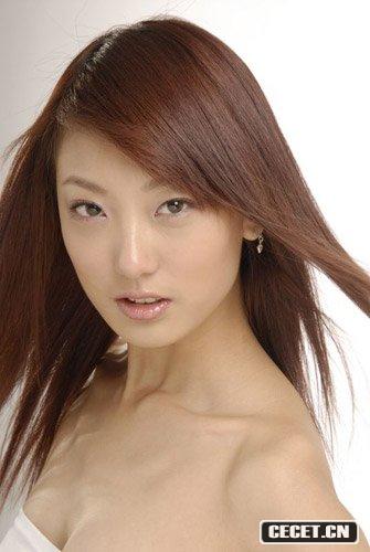 張英茜 身高 180 Height 胸圍 83 Bust 腰圍 60 Waist 臀圍 88 Hips 鞋碼 39 Shoes