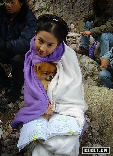 劉亦菲罕見(jiàn)照片