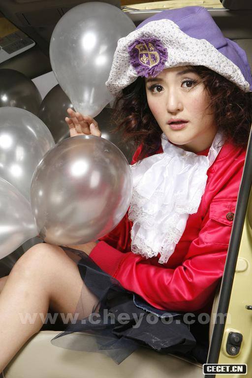 謝娜天使海盜裝做車(chē)模