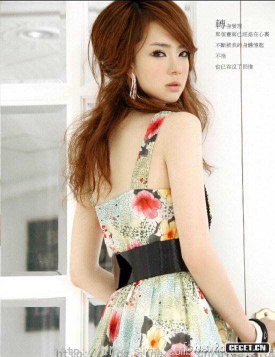 戚薇性感隨意雜志大片