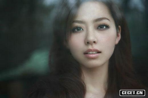 張靚穎新專(zhuān)輯夢(mèng)幻寫(xiě)真