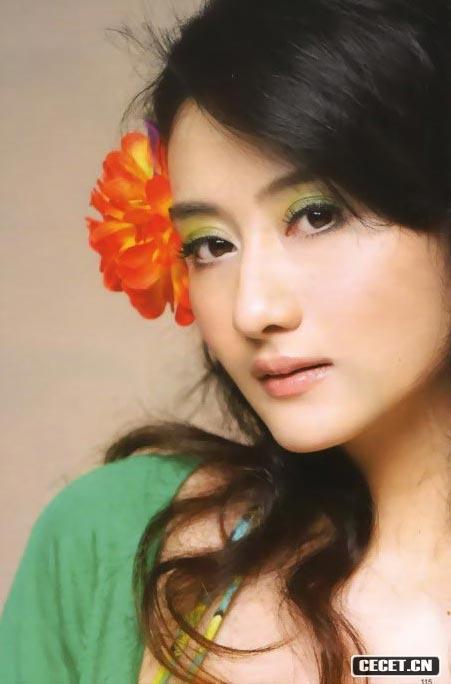 陳德容纖腰美胸艷麗照