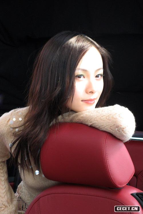 江一燕嬌俏嫵媚寫(xiě)真