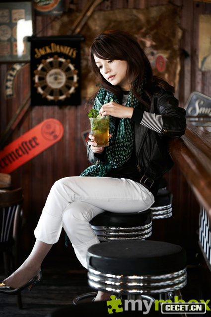 趙薇韓國時(shí)尚造型寫(xiě)真