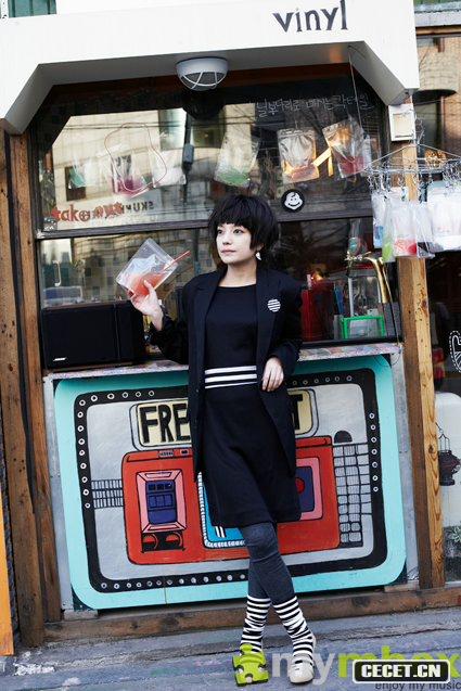 趙薇韓國時(shí)尚造型寫(xiě)真